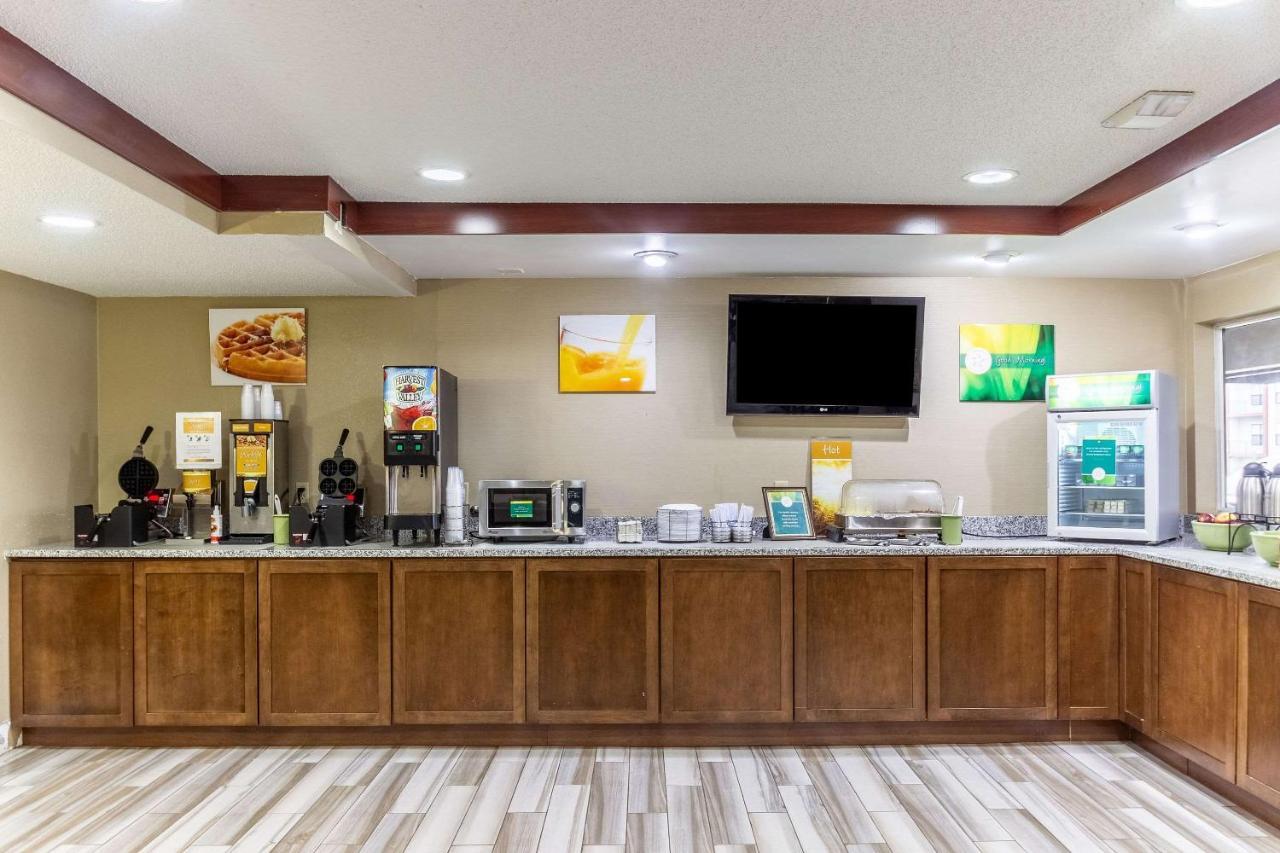 Quality Inn Milwaukee- Брукфілд Екстер'єр фото