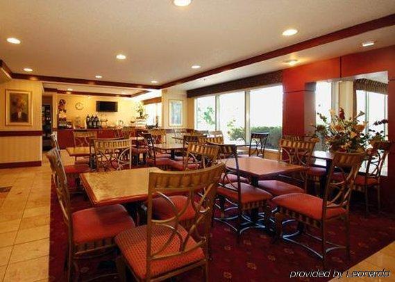 Quality Inn Milwaukee- Брукфілд Ресторан фото
