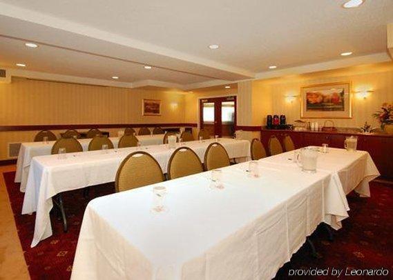 Quality Inn Milwaukee- Брукфілд Зручності фото