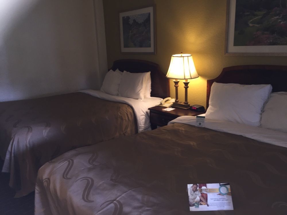 Quality Inn Milwaukee- Брукфілд Екстер'єр фото