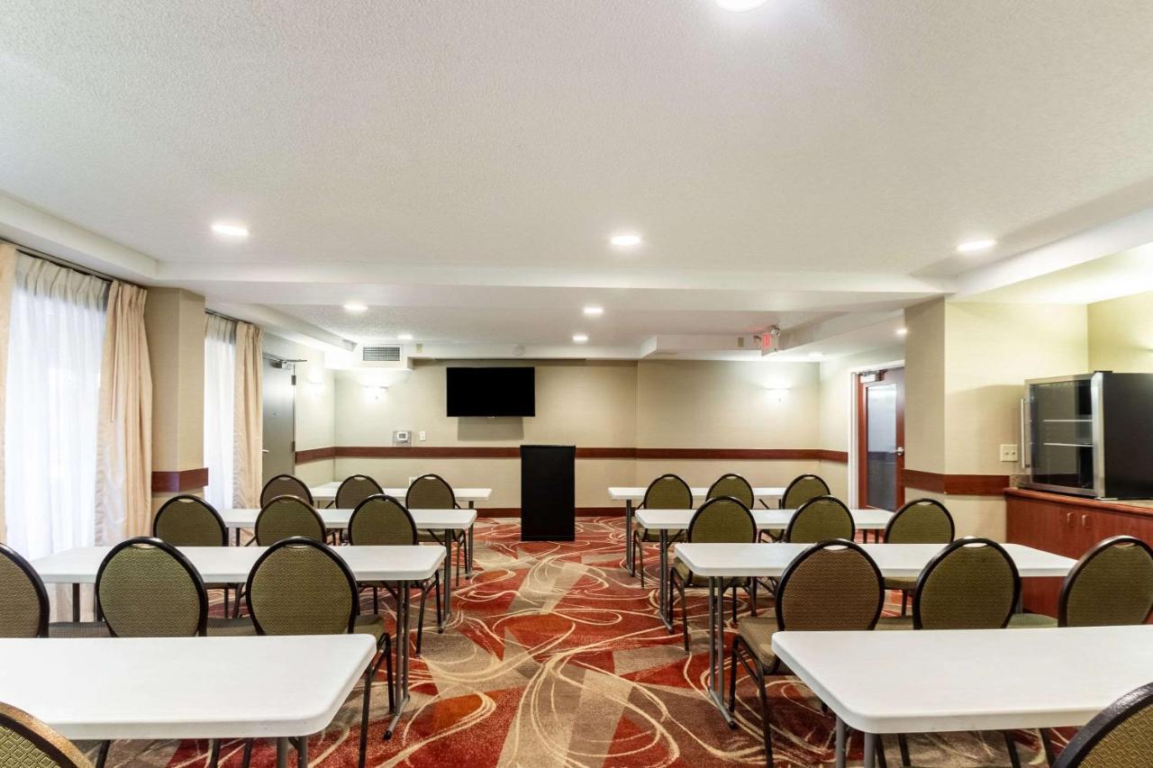 Quality Inn Milwaukee- Брукфілд Екстер'єр фото