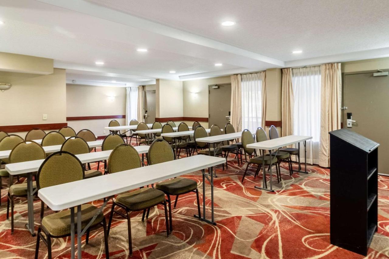 Quality Inn Milwaukee- Брукфілд Екстер'єр фото